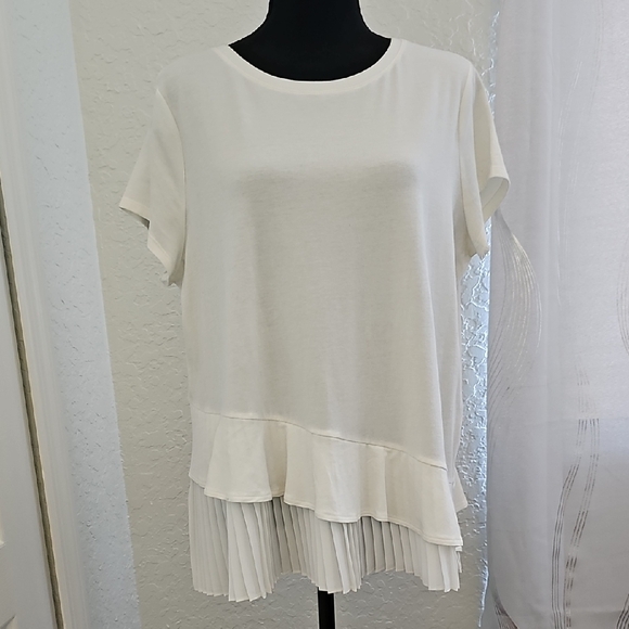Simply Vera Vera Wang Tops - Elegant White Ruffle Hem Women's Top